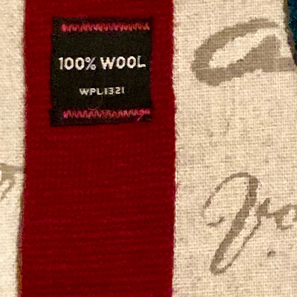 Burgundy Knit Tie, Great with pattern shirt 
Stored non-smoking home.